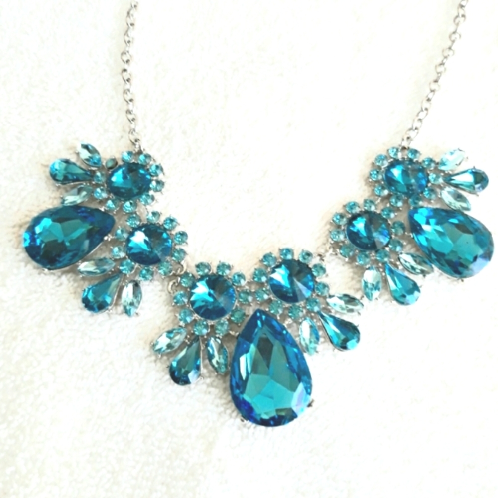 SOLD: Sparkling Turquoise Crystal Necklace & Earrings
